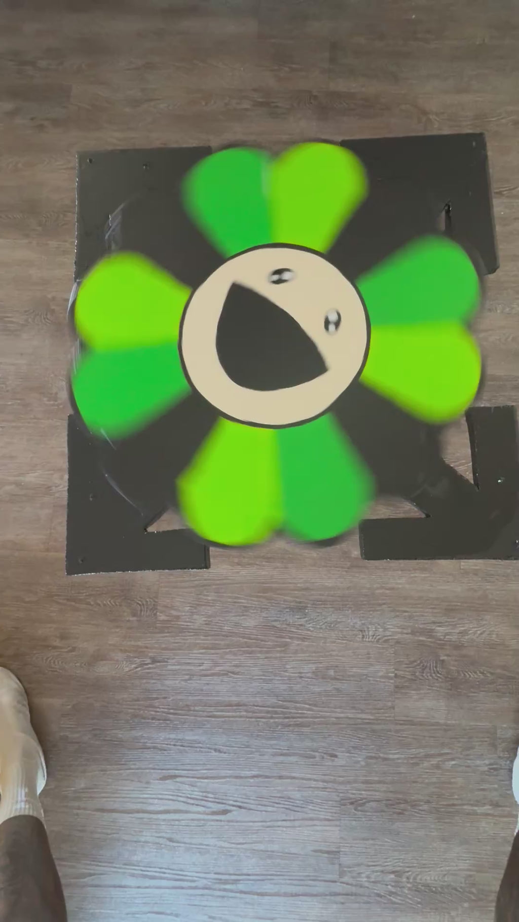 Flower spinning table